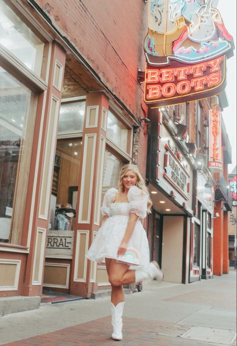 Dolly Parton Bachelorette, Nashville Bachelorette Party Dolly Parton, Nashville Bachelorette Aesthetic, Dolly Parton Nashville Bar, Nashville Barbie Bachelorette, Bachelorette Inspo, Dolly Parton, Bachelorette Party, Nashville