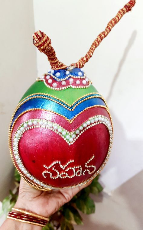 How to decorate wedding coconuts in simple & easy Methods Kobbari Bondam Decoration, Wedding Coconut, Coconut Design, Decoration Marriage, Coconut Decoration, Decorate Wedding, Kobbari Bondam, How To Decorate, Wedding Decorations