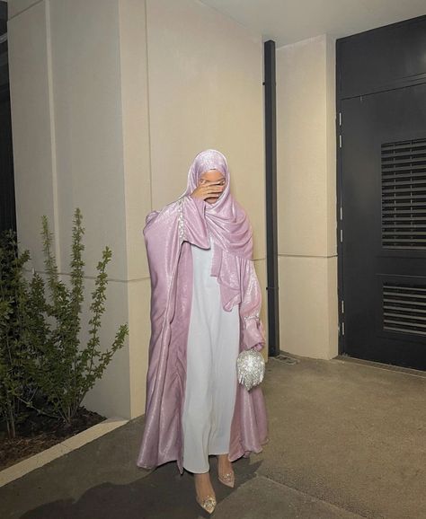 Hijabi Fashion Abayas, Hijabi Dubai, Islamic Modest Fashion, Modest Outfits Muslim, Dress Islamic, Modern Abaya, Abaya Fashion Dubai, Hijab Fashion Summer, Abaya Hijab