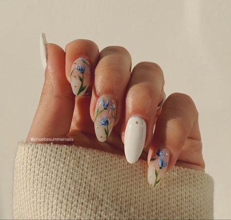 Nails Yellow, Nude Nail Designs, Her Nails, Floral Nail Art, Minimalist Nails, Nail Designs Spring, Floral Nails, Flower Nails, Nude Nails