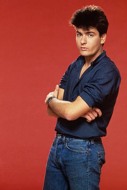 Charlie Sheen 80s, Eighties Hair, Hair Style Men, Two And Half Men, Bad Boy Style, 80’s Fashion, Charlie Sheen, 80s Mens, Half Man