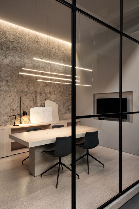 Modern Office Design Inspiration, Small Office Design Interior, Italian Town, Small Office Design, Office Design Inspiration, Office Interior Design Modern, Modern Office Interiors, Office Space Design, Modern Office Design