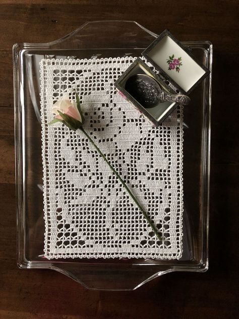 Rose Home Decor, Crochet Rose, Handmade Lace, Crochet Doily, Table Coffee, Filet Crochet, Crochet Doilies, Crocheted Item, Cotton Thread