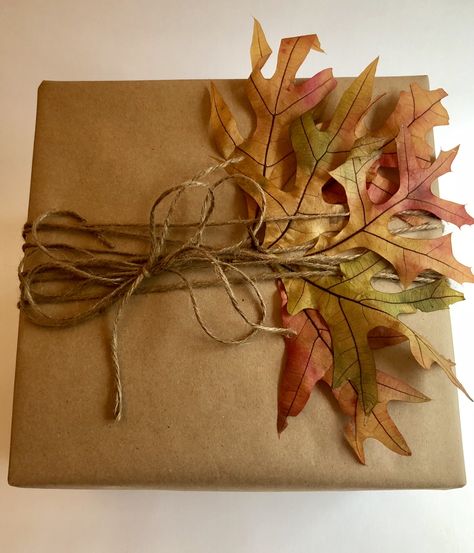 Autumn Gift Wrapping, Brown Paper Birthday Wrapping, Decorating Brown Wrapping Paper, Fall Wrapping Paper, Brown Kraft Paper Wrapping Christmas, Kraft Wrapping Paper, Paper Twine, Christmas Gift Packaging, Gifts Wrapping