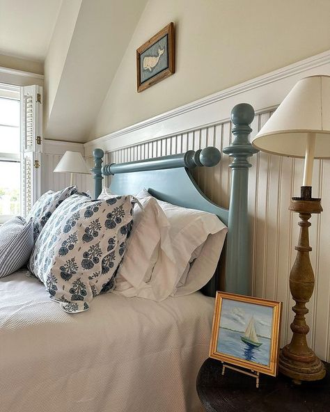 By Heather Strommen (@sweetshadylane) • Instagram photos and videos Heather Strommen, Cute Bedroom Ideas Aesthetic, Nantucket Bedroom, Corner Bed Ideas, Gorgeous Bed, Dream Living, Small Room Bedroom, Blue Bedroom, House Room