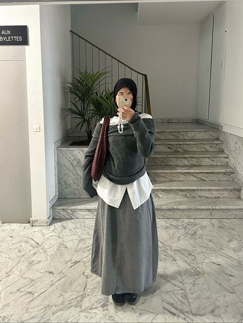 ig : ooumsgh Modest Fashion Outfits Pants, Hijab Fits With Skirt, Top And Skirt Outfit Party, Hijabi Skirt Outfits Winter, Hijab Outfit Ideas Winter, Otdd Outfit Style Hijab, Hijab Street Wear, Fashion Brands Aesthetic, Maxi Jean Skirt Outfits Hijabi