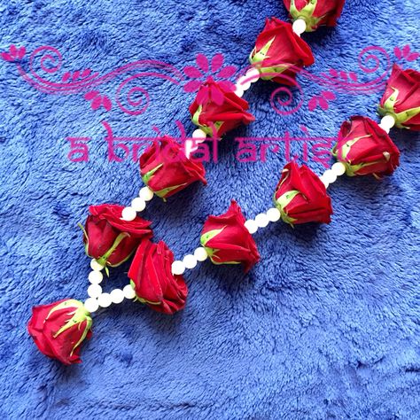 Exquisite designer wedding garland (jaimala / haar / varmala) made from fresh flowers. To place your order call 07872 482730. Simple Garlands Indian Wedding, Ganpati Haar Design, Simple Varmala, Flower Haar Mala For Wedding, Orchid Varmala, Artificial Gajra, Varmala Designs, Flower Garland Diy, Indian Wedding Garland