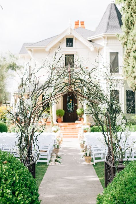 Unique Wedding Arch  Park Winters Wedding | Wedding Branch Ideas Unique Wedding Arch, Branch Ideas, Branch Arch Wedding, Winter Wedding Arch, Arches Park, Lilac Wedding Bouquet, Wedding Branches, Lilac Wedding, Northern California Wedding