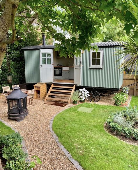 Hut House, Shepherds Hut, Sunny Afternoon, Tiny House Interior, Tiny House Cabin, Outdoor Retreat, Tiny House Plans, Tiny House Design, Tiny Living