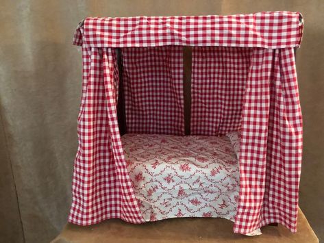 Felicity Canopy Bed & Bedding American Girl doll Pleasant Company PM premattel #AmericanGirl #HousesFurniture Princess Canopy, Canopy Bed Diy, Portable Canopy, American Girl Doll House, Pleasant Company, Shade Canopy, Bed Bedding, Canopy Bed, Girl Vintage