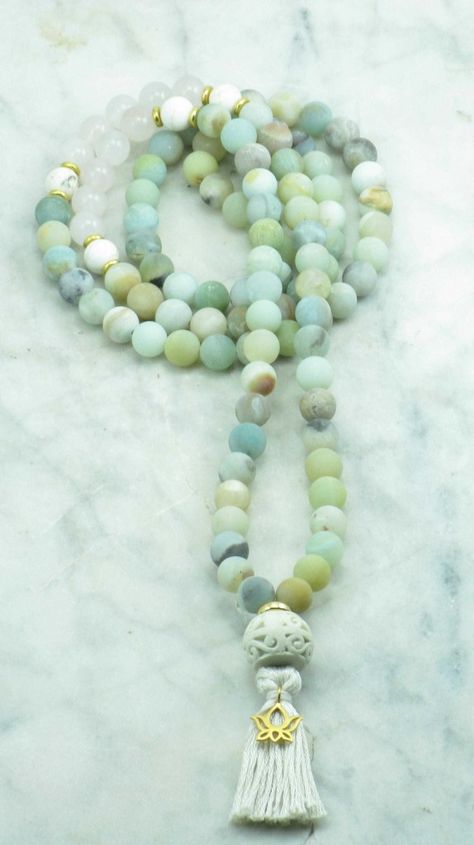 Alchemy Mala Beads is made from 108 amazonite and rose quartz mala beads. It is completed with a golden lotus pendant. Mala for opening heart chakra. Mala Bracelet Diy, Mala Ideas, Collar Hippie, Rose Quartz Mala, The Heart Chakra, Golden Lotus, Mala Jewelry, Mala Bead Necklace, Lotus Pendant