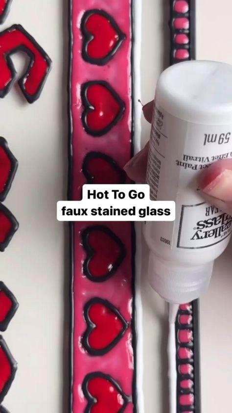 faux stained glass tutorial Stained Glass Tutorial, Astuces Diy, Stained Glass Diy, Faux Stained Glass, Craft Night, Diy Creative Crafts, Fun Diy Crafts, Crafty Craft, Crafty Diy