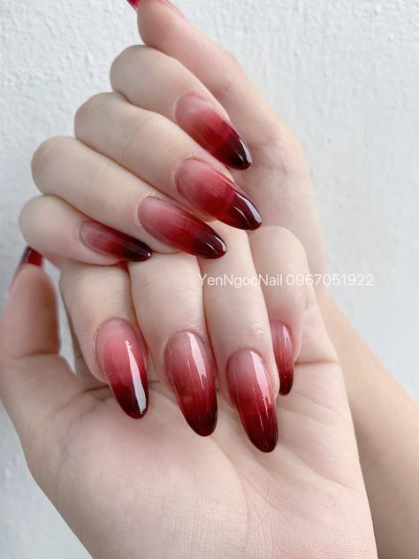 No Extension Nails, Ombre Dark Red Nails, Blood Dipped Nails, Red And Black Gradient Nails, Red Textured Nails, Red Fade Nails, Halloween Red Nails, Red Ombré Nails, Halloween Nails Blood