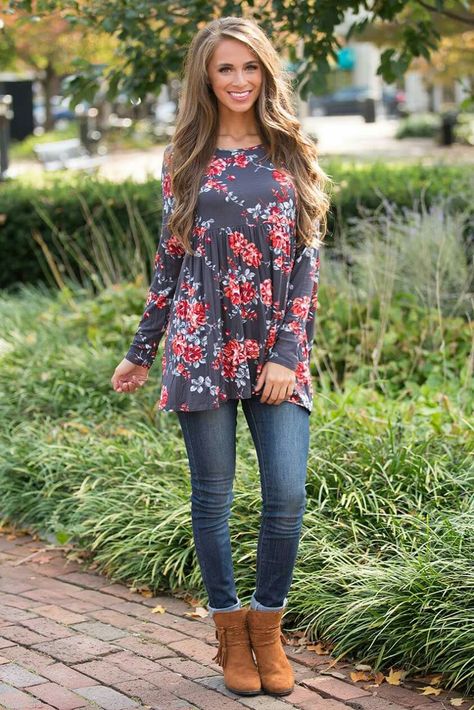 Floral top from Pink Lily Boutique Invisible Closet, Boutique Blouses, Pink Lily Boutique, Fall Winter Wardrobe, Teacher Outfits, Floral Tunic, Boutique Tops, Floral Fashion, House Room