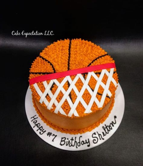 Basketball cake with net Basketball Net Cake, Basketball Jersey Cake, Jordan Shoe Cake, Basketball Cake Ideas, Brothers Birthday Cake, Chase Cake, Happy Birthday Basketball, Lakers Party, Basketball Birthday Ideas