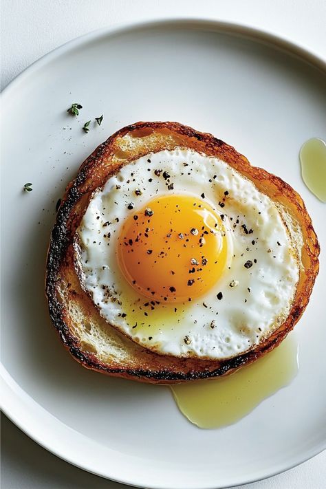 Gluten-Free Fried Eggs with Wine Vinegar Delicious Shots, Gluten Free Sourdough, Gourmet Breakfast, Going Gluten Free, Gluten Free Egg Free, Classic Breakfast, Whole Food Diet, Fried Eggs, Star Food