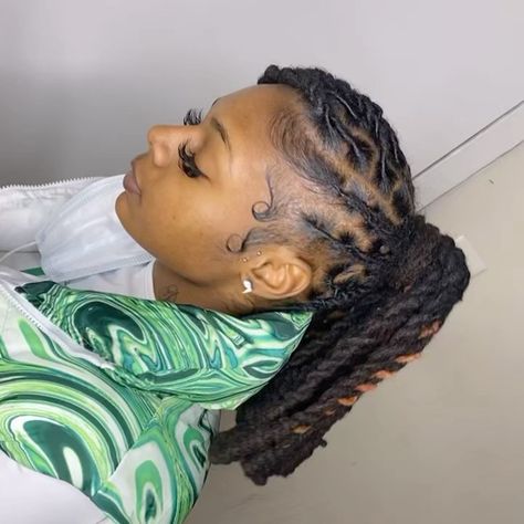 LOC SPECIALIST 🍀 on Instagram: “Barbie Loc Knot Ponytail w/ A Swoop 🥰💓 BOB Lifeeeee Even In A PonyTail🔥⭐️ !!! Have You Ever Had a Barbie Ponytail With Your Locs ? 🥰…” Loc Knot Ponytail, A Barbie Ponytail, Barbie Ponytail With Swoop, Ponytail With Swoop, Glam Wedding Hair, Loc Ideas, Dreadlocks Hairstyles, Knot Ponytail, Barbie Ponytail