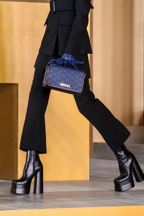 Versace Boots, Milano Fashion Week, Black Heel Boots, Aesthetic Shoes, Christian Lacroix, Mode Inspo, Mode Vintage, Mode Inspiration, Boots Outfit