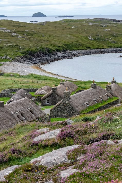 Ireland Core, Far From Madding Crowd, Irish Aesthetic, Ireland Aesthetic, Scotland Forever, Irish Countryside, Irish Cottage, England And Scotland, Isle Of Skye