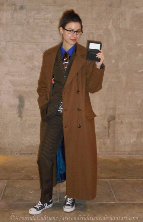 Tenth Doctor cosplay IV by ArwendeLuhtiene on DeviantArt 10th Doctor Cosplay, Doctor Who Halloween Costumes, Dr Who Costume, Doctor Halloween Costume, Doctor Who Outfits, Comicon Cosplay, Doctor Who Cosplay, Doctor Who Costumes, Doctor Who 10