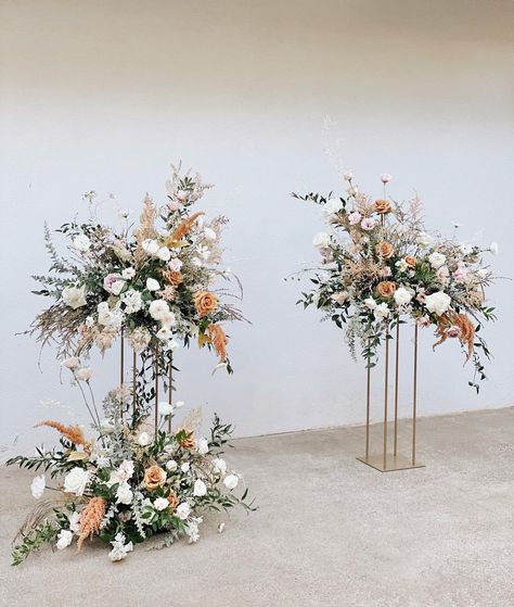 Ceremony Florals, Fall Wedding Color Palette, Altar Arrangement, Modern Wedding Flowers, Blush Wedding Flowers, Wedding Reception Flowers, Wedding Altars, Memorial Flowers, Boho Wedding Inspiration