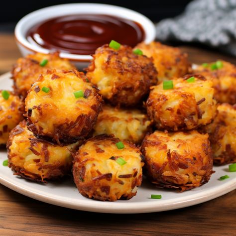 Sausage Hashbrown Bites!!! Sausage Hashbrown Bites, Hashbrown Bites, Sausage Bites, Tin Recipes, Simple Family Meals, Crispy Hashbrowns, Hashbrown Recipes, Breakfast Meals, Potato Recipes Side Dishes