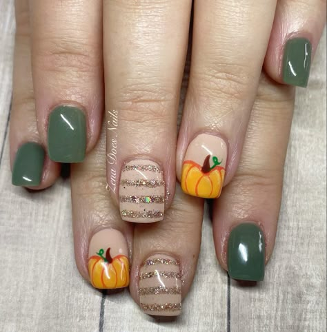 September Nail Designs Fall 2023, Fall Gnome Nail Designs, October November Nails, Thanksgiving Dip Nails, Pumpkin Nail Art Fall, Kendall Nails, Oct Nails, Fall Pumpkin Nails, Nails Pumpkin