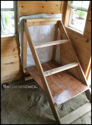 Portable roosts with removable droppings board underneath. Urban Chicken Farming, Chicken Roost, Cute Chicken Coops, Chicken Poop, Portable Chicken Coop, Backyard Chicken Coop Plans, Diy Chicken Coop Plans, Chicken Coop Run, Urban Chickens