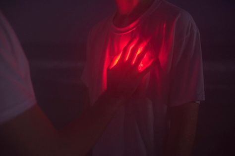 This is the look of the alien when its skin glows and it eventually fades away. Dnd Jungle, Wayne Dyer, Foto Poses, Keith Haring, Story Inspiration, Red Aesthetic, Red Light, His Hands, Super Powers