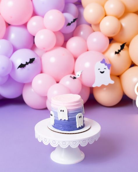 Interrupting your feed with this cuteness- custom smash cake for “A Spooky One” themed photo shoot. 👻 📸: @reenaweisgerberphoto . . . . #hollywoodbakedgoods#EatHBG#seattlewedding#seattlebakery#seattlebaker#seattleeats#bestfoodseattle#seattlefood#seattlecakes#bakery#baking#pnwlife#seattle#bellevue#kirkland#totemlake#customcakes#cakedecorating#smashcake#halloween Spooky One, Photoshoot Themes, Smash Cake, Cake Smash, Baked Goods, Photo Shoot, Cake Decorating, Seattle, Baking