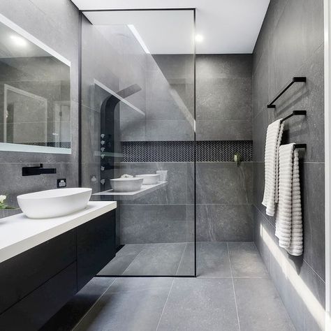 Tiny Bathroom Makeover, Small Grey Bathrooms, Small Bathroom Tile Ideas, New Bathroom Designs, Small Bathroom Tiles, Grey Bathroom Tiles, Modern Luxury Bathroom, Bathroom Inspiration Modern, Washroom Design