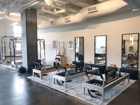 Pilates Studio Design Interiors, Gratz Pilates, Pilates Yoga Studio, Home Pilates Studio, Home Pilates, Studio Floor Plans, Gym Design Interior, Studio Layout, Studio Pilates