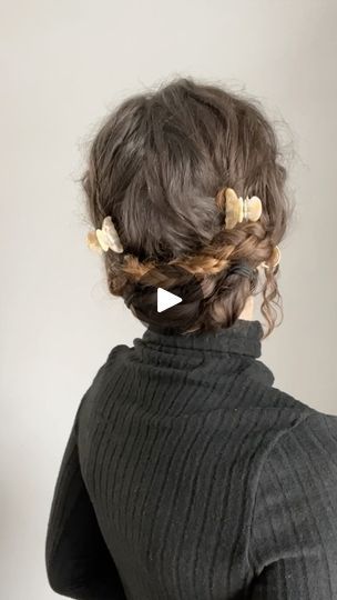 110K views · 5.5K reactions | 🥨

#hairstyletutorial #curlyhairstyles #curlyhair #hairinspo #updo #hairinspiration #clawclip #simplehairstyles | Jennie 🌷 | Curly Hair Care and Simple Hairstyle Tutorials Jennie Curly Hair, Gentle Hairstyles, Simple Hairstyle, Hairstyle Tutorials, Curly Hair Care, Winter Hairstyles, Hair Tutorial, Easy Hairstyles, Hair Inspo