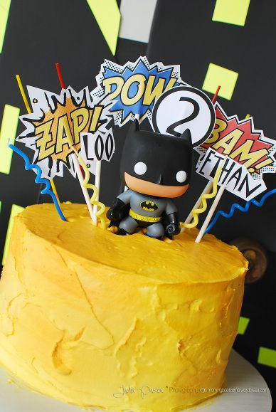 15 Simple Kids Birthday Cakes You Can Make At Home Birthday Cake Simple, Batman Birthday Cakes, Batman Cake, Batman Birthday Party, Cake Simple, Batman Party, Batman Birthday, Superhero Cake, Simple Birthday Cake