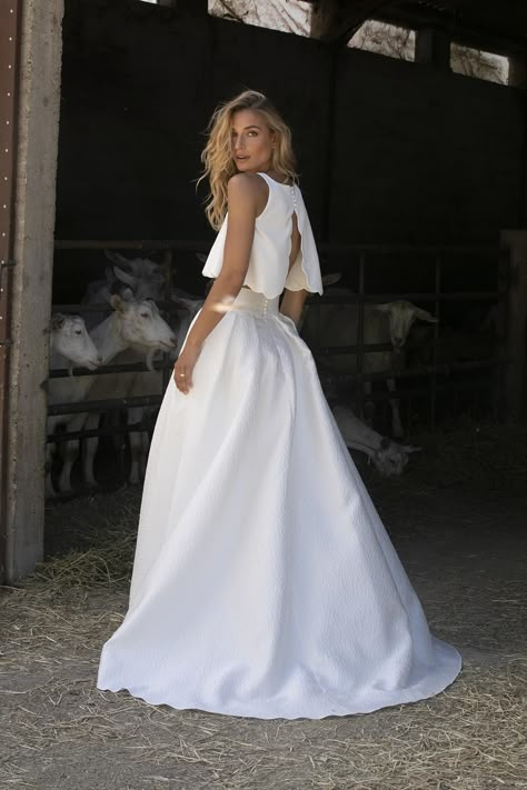 Crop Top Wedding Dress, Short White Dress Wedding, Boho Bridal Dress, Two Piece Wedding Dress, Iconic Dresses, White Short Dress, Maid Dress, Boho Bridal, Casual Wedding