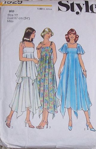 Pinafore perhaps? Handkerchief Dress Pattern, Hankerchief Dress, High Waisted Dress, Vintage Dress 70s, Diy Clothes Design, Handkerchief Dress, Disco Dress, Vintage Dress Patterns, Diy Sewing Clothes