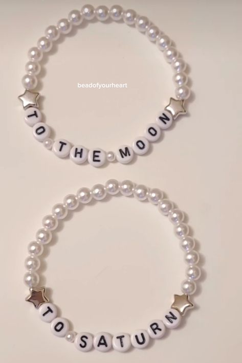 Best Friend Taylor Swift Bracelets, Best Friend Bead Bracelet Ideas, Moon And Saturn Bracelet, Friendship Bracelets For 2, Taylor Swift Best Friend Bracelet, Taylor Swift Bracelets Matching, Taylor Swift Phone Charm, Friend Ship Bracelets Ideas, Best Friend Bracelet Ideas