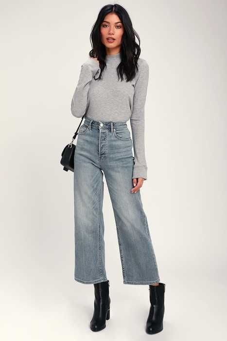 12 Different Ways To Style Mom Jeans | Hustle and Hearts Culotte Style, Wide Leg Jeans Outfit, Best Jeans For Women, Look Jean, Womens Cropped Jeans, Denim Outfits, High Waisted Cropped Jeans, Jeans Outfit, Pantalon Large