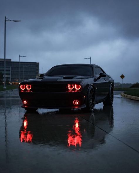 Doge Challenger, Black Dodge Charger, Dodge Challenger Black, Dodge Challenger Scat Pack, Cars Quotes, Car Customization, Dodge Challenger Hellcat, Tattoo Car, Wallpaper Luxury