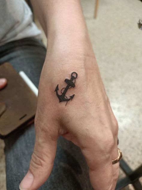 Anchor Tattoo On Hand, Anchor Hand Tattoo Men, Anchor Finger Tattoo, Small Travel Tattoos, Tattoo Ideas Travel, Watercolor Bike, Tattoos For Women Unique, Small Anchor Tattoos, Tattoo Main