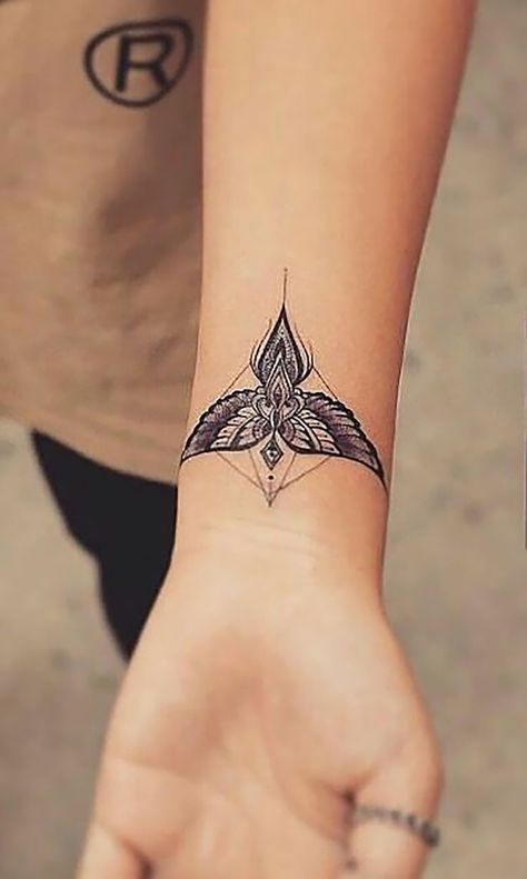 27 Spiritual Tattoo Ideas for Women - Mom's Got the Stuff Tattoo Diy, Ring Finger Tattoos, Tattoos Geometric, Forearm Tattoo Women, Small Wrist Tattoos, Tattoo Girls, Spiritual Tattoos, Wrist Tattoos For Women, Mandala Tattoo Design