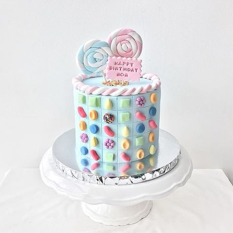 Colorful Candy Cake, Candy Crush Cake, Waterfall Cake, Candy Crush Cakes, Brushstroke Cake, Crush Cake, Pink Treats, Rainbow Unicorn Cake, Pastel Cakes