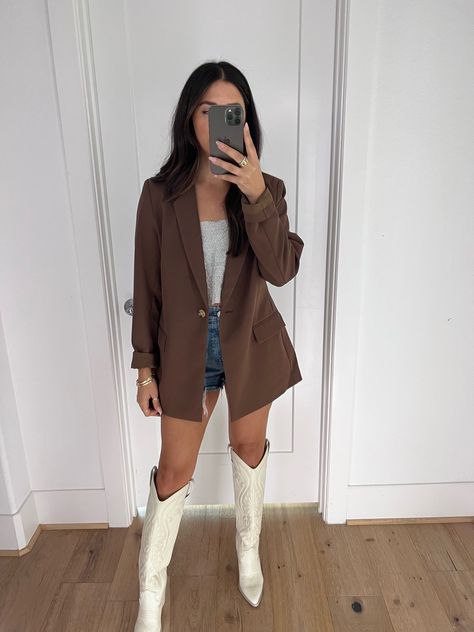 The Drop Women's Anouk Blazer curated on LTK Rodeo Outfits For Women, Shorts And Cowboy Boots, Country Concert Outfit Ideas, Country Concert Outfits, Cowboy Boot Outfits, Rodeo Boots, Casual Country Outfits, Country Style Outfits, Rodeo Outfits