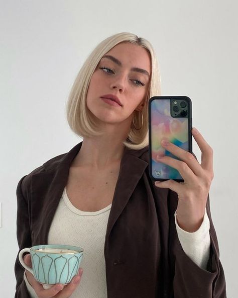 Pyper America Smith, House Of Hades, Light Hair, The Truth, Did You Know, Short Hair Styles, Hair Cuts, Blonde, Mirror Selfie