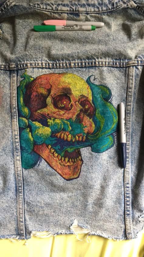 Drawn On Jeans, Doodle Jeans, Paint On Clothes, Diy Hoodie, Cozy Town, Paint Clothes, Hand Painted Jeans, Painted Canvas Bags, Clothes Alterations