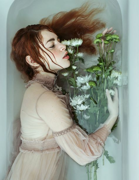 Bath Photography, Holding Flowers, Shooting Photo, Photo Retouching, Pose Reference Photo, Art Poses, 인물 사진, Drawing Poses, Drawing Reference Poses