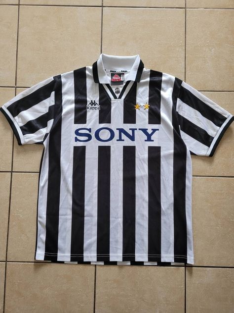 Vintage Juventus Kappa 1995-96 home Jersey Vintage Jersey Design, Comfy Trendy Outfits, Retro Football Jersey, Juventus Jersey, Vintage Football Jersey, Vintage Soccer Jersey, Football Jersey Outfit, Best Jersey, Vintage Football Shirts