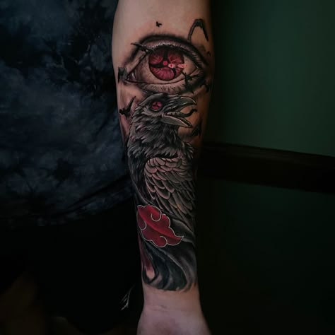 Forearm Tattoo Men Sleeve Anime, Itachi Akatsuki Tattoo, Akatsuki Tattoo Ideas, Itachi Uchiha Eyes Tattoo, Itachi Eyes Tattoo, Crow With Sharingan Tattoo, Itachi Raven Tattoo, Anime Forearm Tattoo, Itachi Crow Tattoo