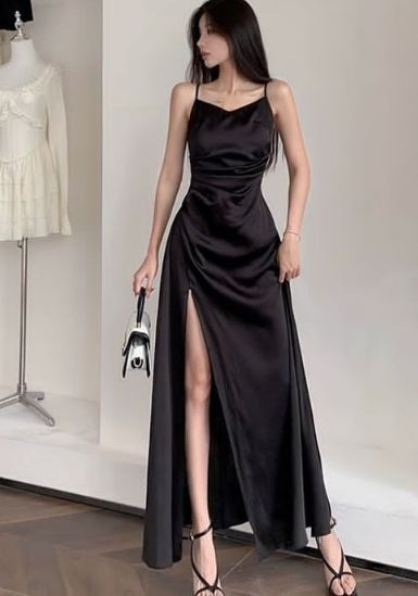 Graduation Night Outfit, Couple Party Outfits Classy, Trendy Date Night Outfit, Black Dresses Classy, Date Night Outfit Ideas, Night Outfit Ideas, Christmas Outfit Ideas, Fashion Drawing Dresses, Black Dress Formal