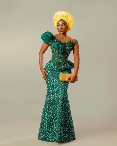 African Wedding Dress Nigerian Fashion, Lace Styles For Wedding Guest, Luxurious Wedding Dress, Nigerian Dress Styles, Lace Styles For Wedding, Traditional Nigerian Wedding, Lace Dress Classy, Nigerian Outfits, Nigerian Dress